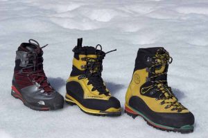  راهنمای خرید تجهیزات زمستانه کفش و کرامپون