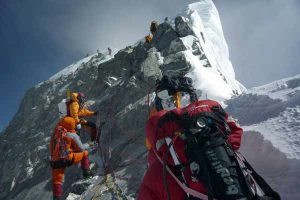 پیشنهاد تغییرات عمده در خصوص مجوز صعود اورست ?